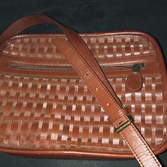 HUNT CLUB BROWN LEATHER CROSSBODY HANDBAG - Picture 4 of 12